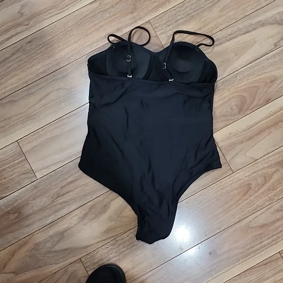 Swimming Suit - Picture 4 of 5
